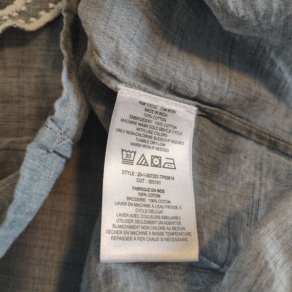 Joie Chambray Eyelet Blue Flutter Sleeve Blouse Peasant Coastal Preppy Boho M - Picture 9 of 9